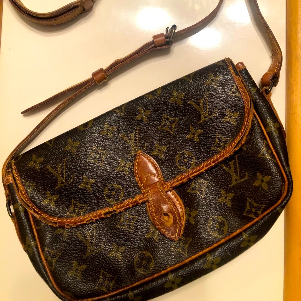 Authentic Louis Vuitton Sologne Crossbody